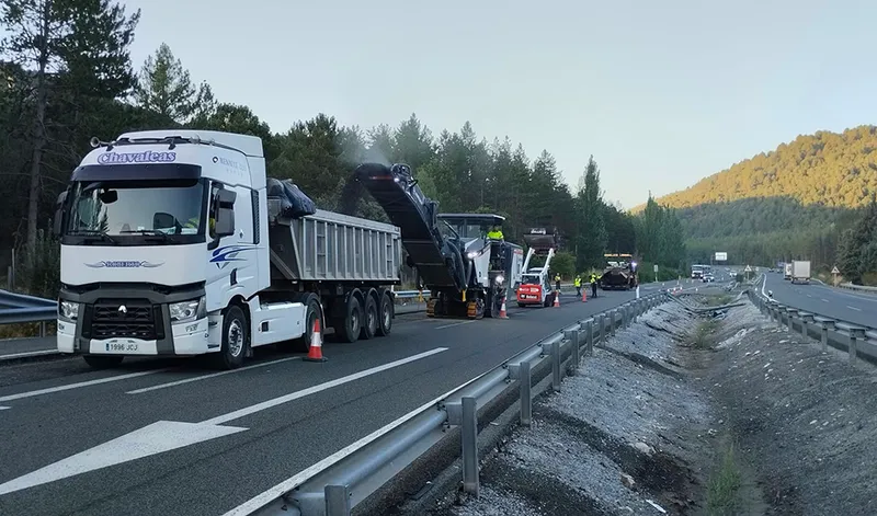 La Junta de Andalucía invierte 3,5 millones en renovar el firme de la A-92 en Granada