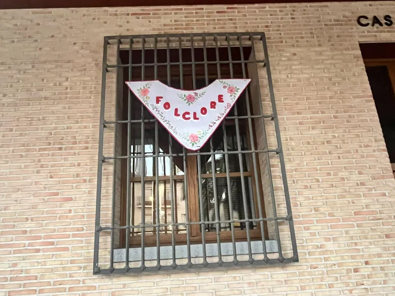 Bargas se engalana para sus Fiestas Populares con decoración colectiva