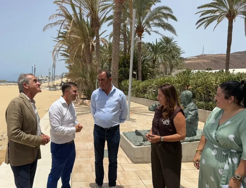 Pájara inaugura la remodelación de la plaza Don Carlos y la Avenida del Centenario en Morro Jable