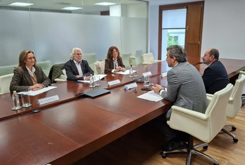 Pacto por Peinador: La Diputación de Pontevedra impulsa reuniones para reactivar el aeropuerto de Vigo