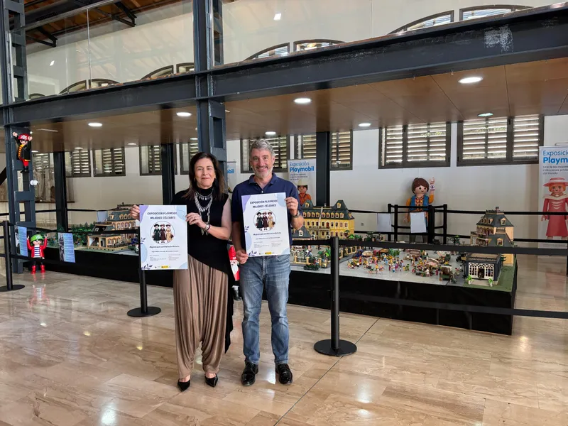 Orihuela expone la historia de mujeres pioneras a través de figuras de Playmobil