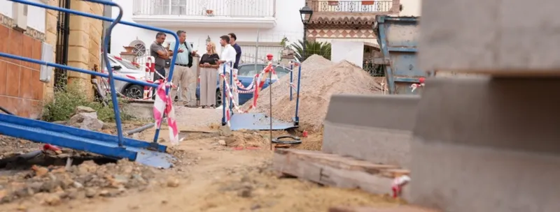 Casares urge agilizar las obras de la calle Los Naranjos en Secadero