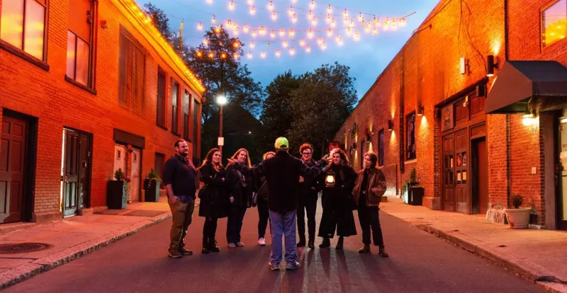 Salem Night Tour ofrece recorridos históricos y de leyendas en la ciudad
