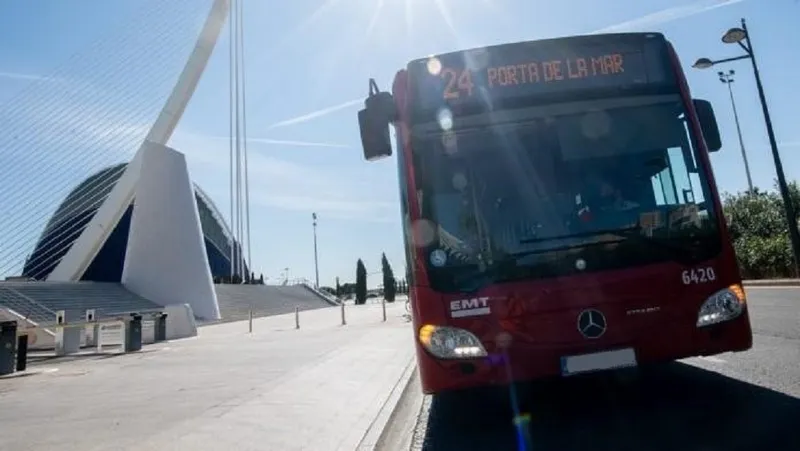 EMT València consolida el refuerzo de verano en las líneas 24 y 25 durante todo el año
