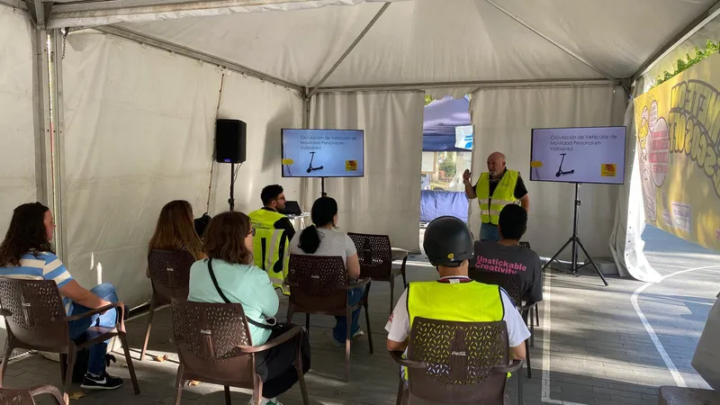 Valladolid forma en seguridad vial a usuarios de patinetes eléctricos