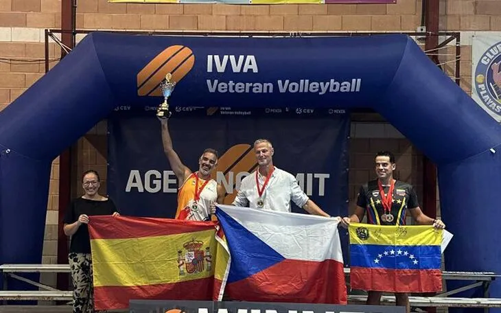 Benidorm acoge con éxito el Campeonato del Mundo de Veteranos de Voleibol y Voley Playa IVVA