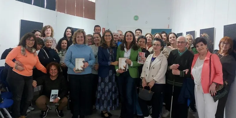 Rosa Huertas inspira a escolares y adultos en Alovera con la literatura