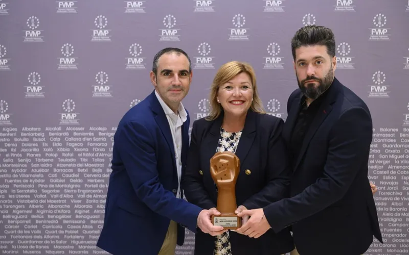 Rafal recibe el VII Premio Buen Gobierno por su proyecto educativo y deportivo 'De París a Rafal'