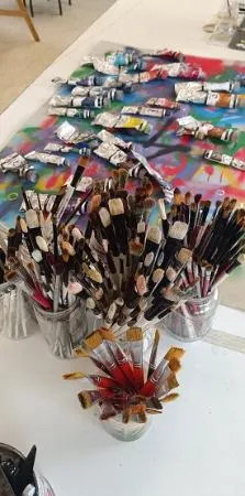 Oleiros abre inscripciones para talleres de pintura para todas las edades