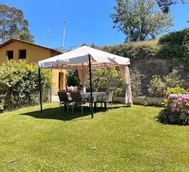 Casa San Juan II: Alquiler íntegro en Sardéu con vistas al paisaje asturiano