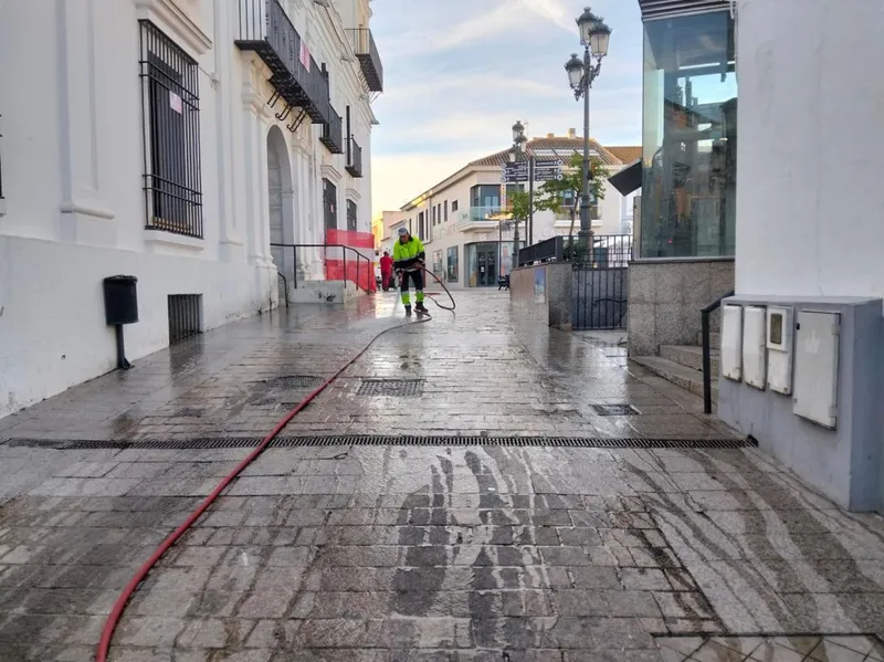 Cartaya intensifica la limpieza y el acondicionamiento de sus espacios públicos