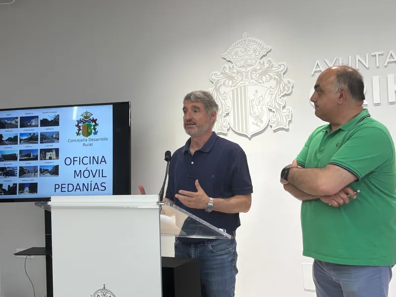 Orihuela acerca los servicios municipales a las pedanías con una oficina móvil