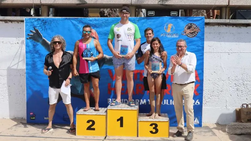 Miguel Bou y Daira Eluney Marín triunfan en la Travesía Heartbreak Benidorm