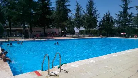 Aguilafuente abre la reserva de sus pistas de pádel con tarifas asequibles