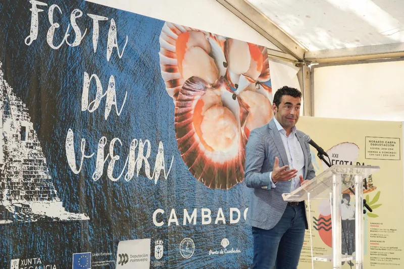 Luis López destaca la "receta exquisita" de las Rías Baixas en la Festa da Vieira de Cambados