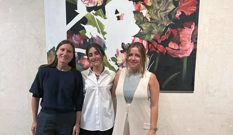 Andrea Peralta expone su obra en Granada tras ser seleccionada en la convocatoria Áurea Washington Irving
