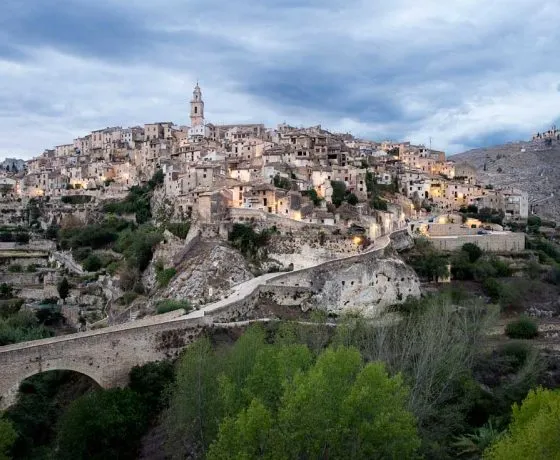 Bocairent invita a descubrir su casco antiguo, un laberinto de calles árabes con historia