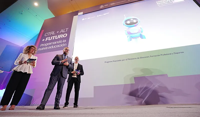 Más de 1.000 docentes andaluces exploran la innovación educativa en Sevilla