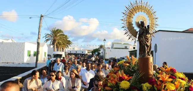 El Cuchillo despide sus fiestas patronales con la procesión de la Virgen del Pilar