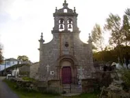 La Iglesia de Santiago de Entrambasaguas en Guntín: Un viaje entre el románico y el neoclásico