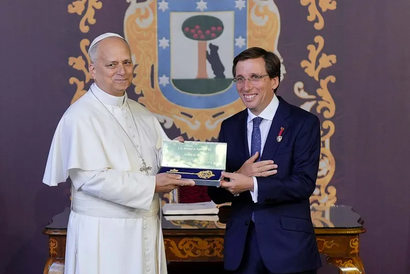 El Papa León XIV recibe la Llave de Oro de la Villa de Madrid
