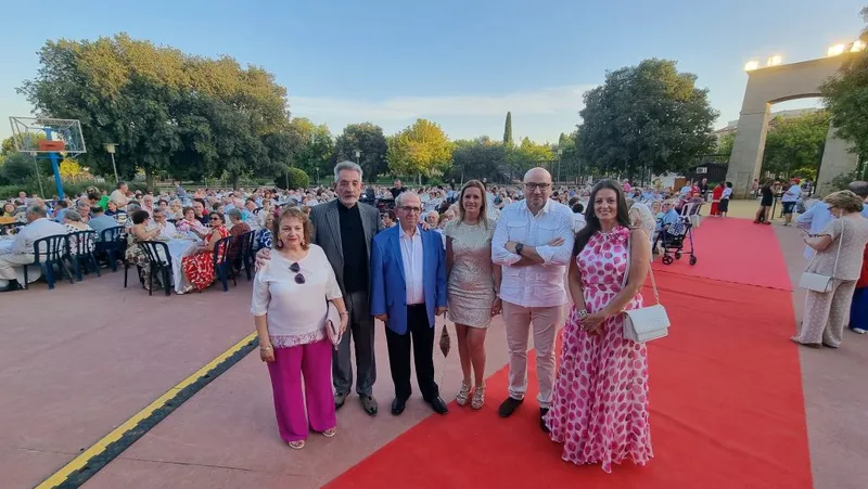 Valdepeñas celebra la Cena Homenaje a los Mayores con un millar de asistentes