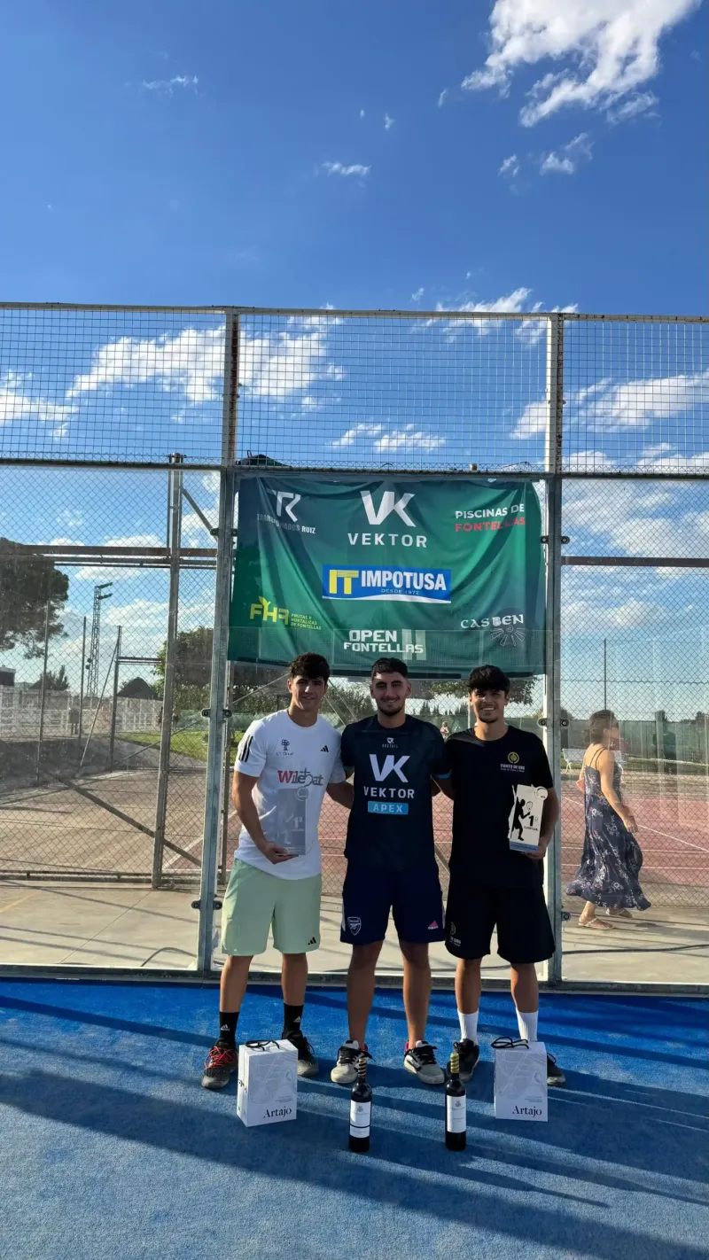El II Torneo de Pádel Open Fontellas reúne a deportistas y aficionados