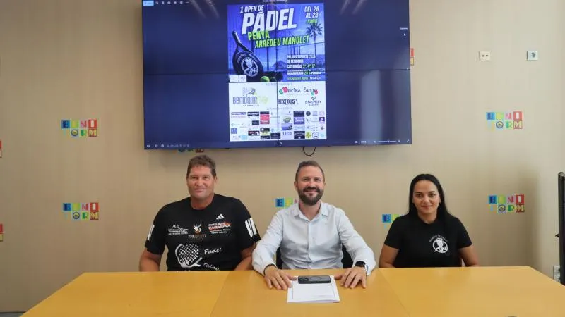 Benidorm acoge su primer torneo de pádel organizado por la penya 'Arredeu Manolet'