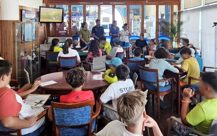 El Club Náutico de Benidorm fomenta el respeto por el mar entre jóvenes navegantes