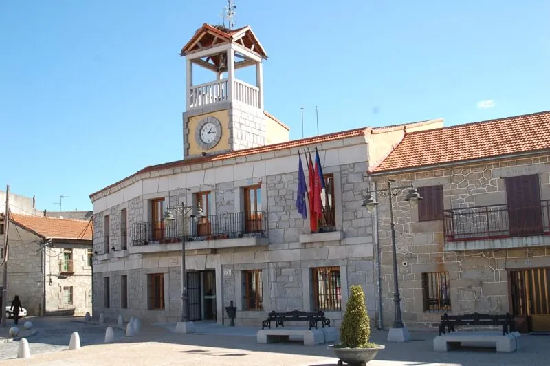 Moralzarzal refuerza su plantilla con 16 nuevos trabajadores gracias a ayudas autonómicas