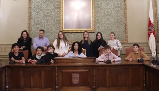 Alumnado francés visita el Ayuntamiento de Tudela en programa de intercambio