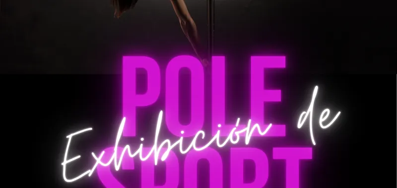 Exhibición de Pole Dance en las Piscinas Municipales de Marcilla