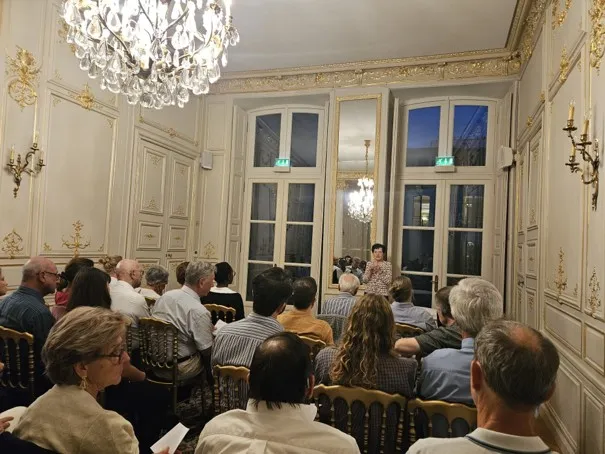 Françoise Combes desvela los secretos del Universo en una conferencia en la Maison des X