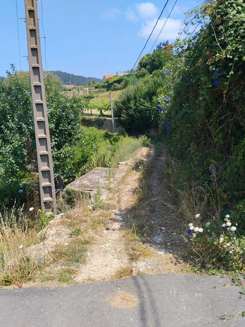 Sanxenxo ensanchará y pavimentará el Camiño de Guillabai en Dorrón con 154.800 euros
