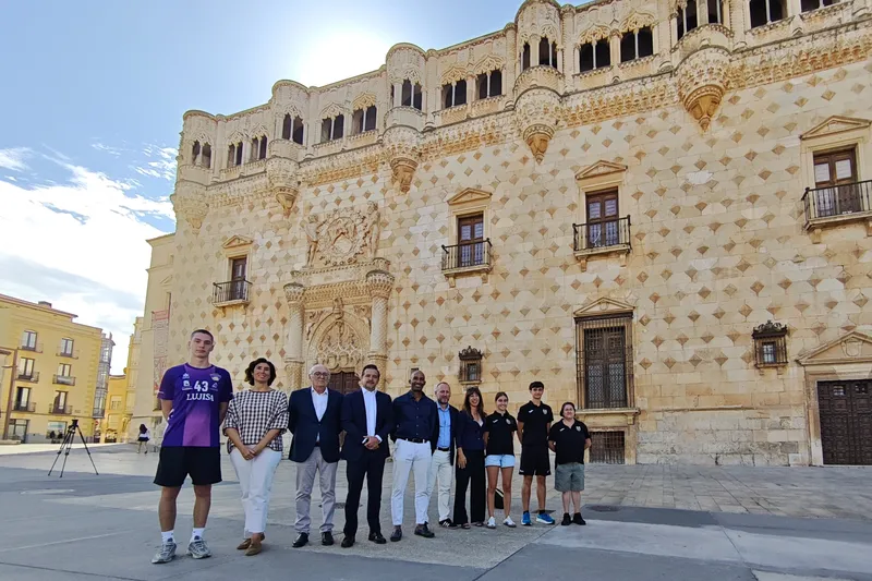 Guadalajara acoge el Circuito 3x3 CaixaBank en la Plaza de España