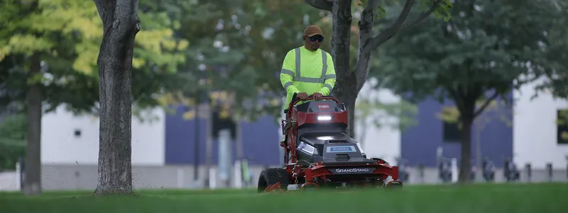 Toro presenta su nueva línea de maquinaria agrícola y de jardinería