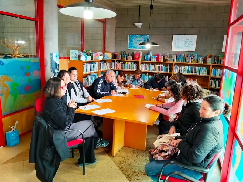 Nace 'Cantís de Papel', el primer club de lectura de la Biblioteca Municipal de Xove