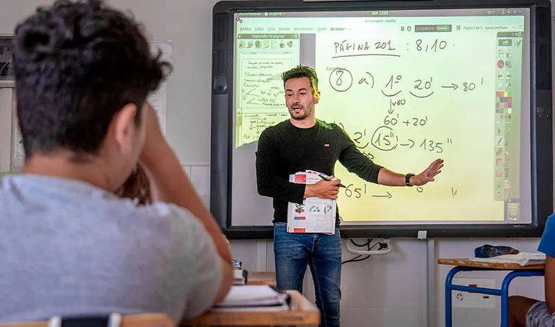 La inteligencia emocional del profesorado andaluz mejora la implicación del alumnado