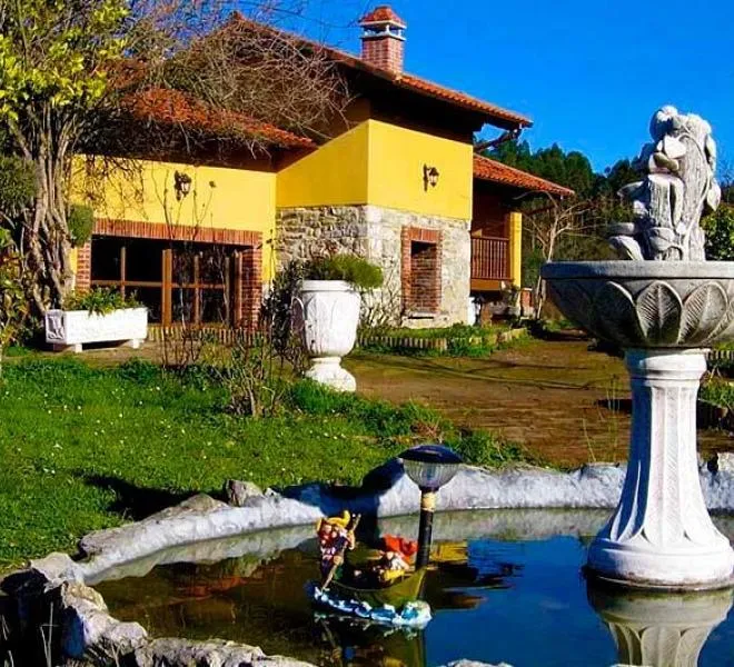 La Romeca: Casona asturiana restaurada en Collera para disfrutar del entorno rural