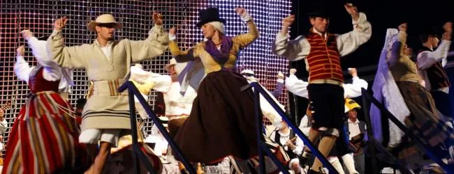 El Festival Nanino Díaz Cutillas celebra su XXXVI edición en Mancha Blanca con el folclore de las ocho islas