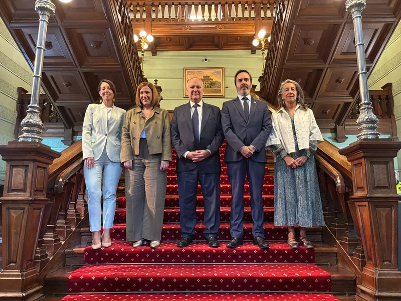 Irun muestra a Industria y Turismo su transformación económica y turística