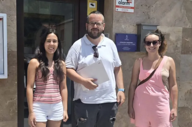 La Universidad de Alicante enriquece el patrimonio documental de Confrides con estudios sobre flora y mayores