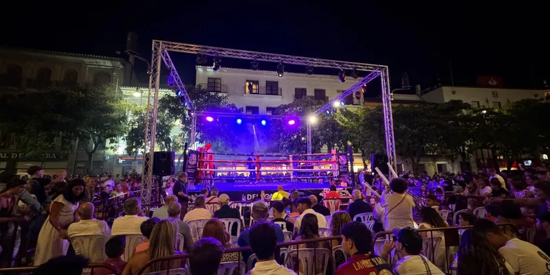 El boxeo vuelve a la Plaza del Altozano de Utrera con una nueva velada gratuita