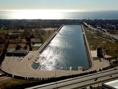 Castelldefels impulsa el turismo familiar con descuentos en el Castillo y el Canal Olímpico