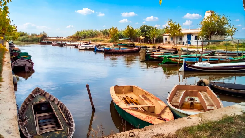 El puerto de El Saler en València se moderniza con un nuevo pantalán para mejorar el acceso a L'Albufera