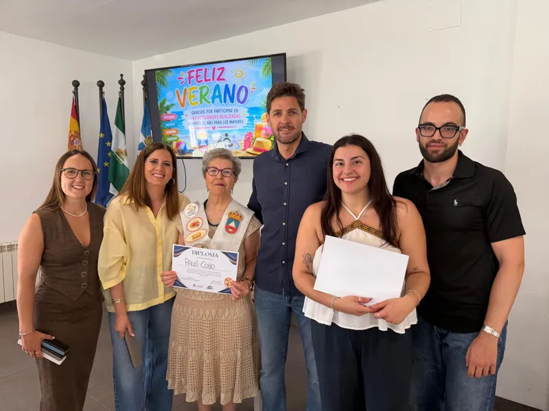 Lanjarón gradúa a 70 mayores tras un año de actividades en el Centro de Participación Activa