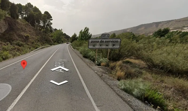 Cuatro heridos, uno menor, tras una salida de vía en la A-395 en Cenes de la Vega