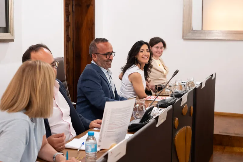 Cáceres impulsa las comunidades energéticas y la mejora de infraestructuras eléctricas