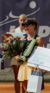 Irene Burillo conquista el W75 Leipzig Open y suma el título más importante de su carrera