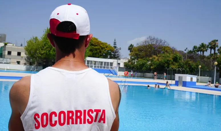 Burjassot aprueba las normas para el uso de la piscina de verano